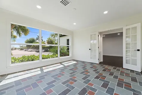 4015 Washington Road West Palm Beach FL 33405