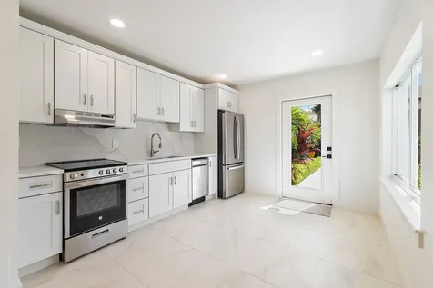 4015 Washington Road West Palm Beach FL 33405