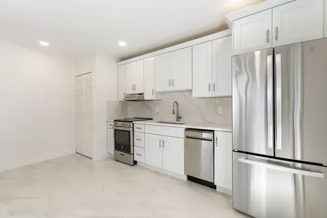 4015 Washington Road West Palm Beach FL 33405