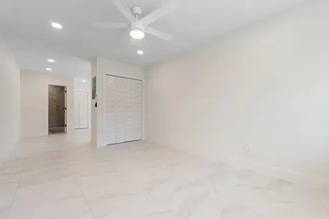 4015 Washington Road West Palm Beach FL 33405