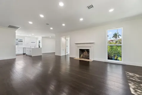 4015 Washington Road West Palm Beach FL 33405