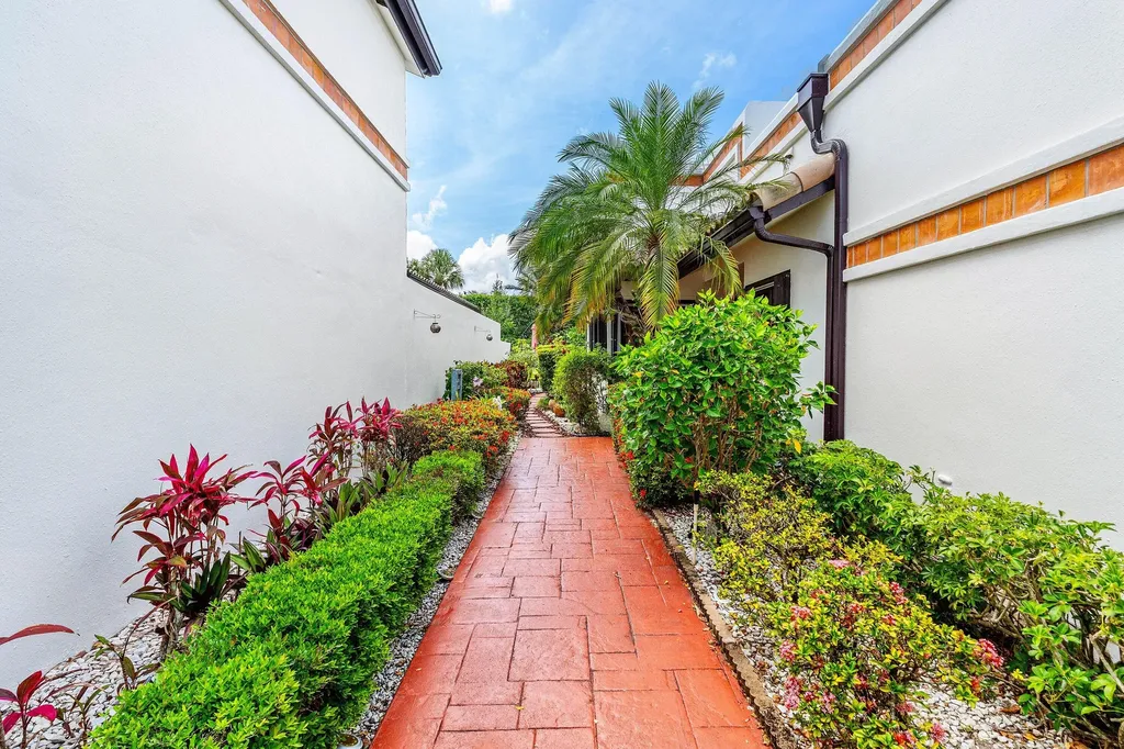 6514 Via Rosa Boca Raton FL 33433