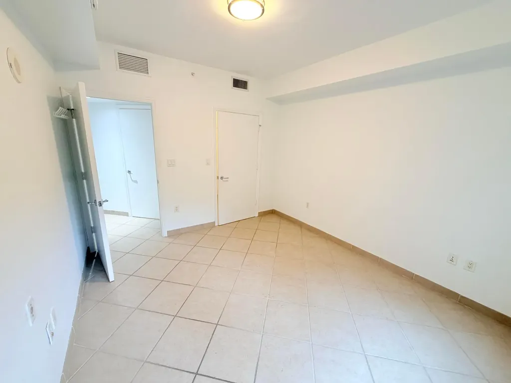 19900 E Country Club Drive Aventura FL 33180