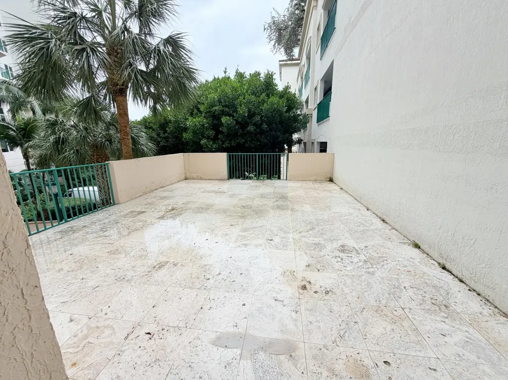 19900 E Country Club Drive Aventura FL 33180