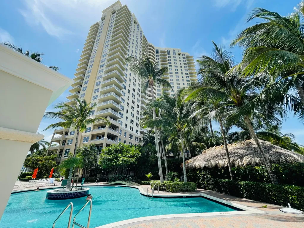 19900 E Country Club Drive Aventura FL 33180