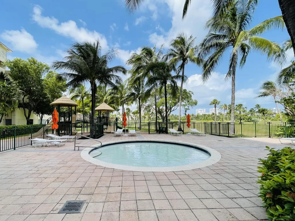 19900 E Country Club Drive Aventura FL 33180