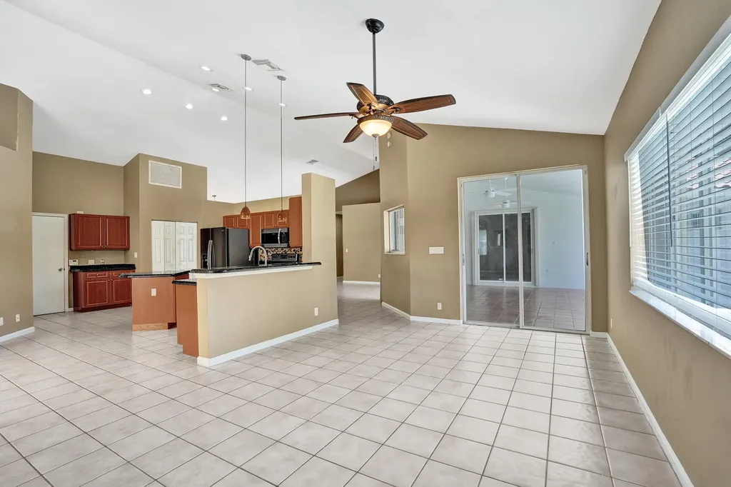 10304 NW 50th Court Coral Springs FL 33076