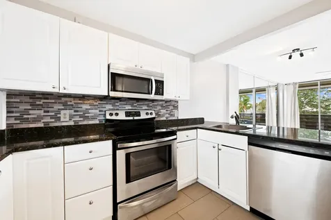 113 Royal Park Drive Oakland Park FL 33309