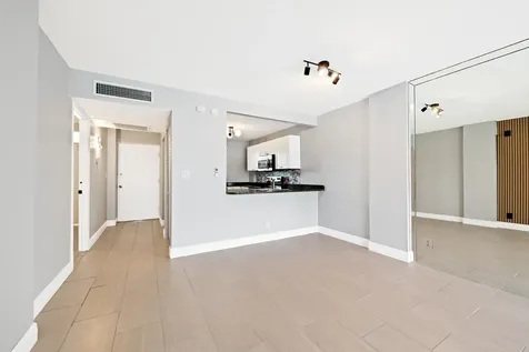113 Royal Park Drive Oakland Park FL 33309