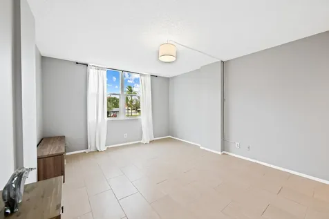 113 Royal Park Drive Oakland Park FL 33309