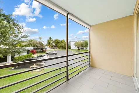 113 Royal Park Drive Oakland Park FL 33309