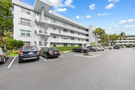 113 Royal Park Drive Oakland Park FL 33309