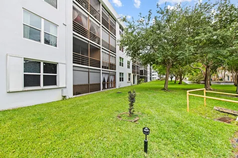 113 Royal Park Drive Oakland Park FL 33309