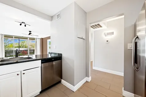 113 Royal Park Drive Oakland Park FL 33309