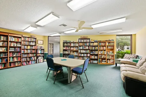 113 Royal Park Drive Oakland Park FL 33309