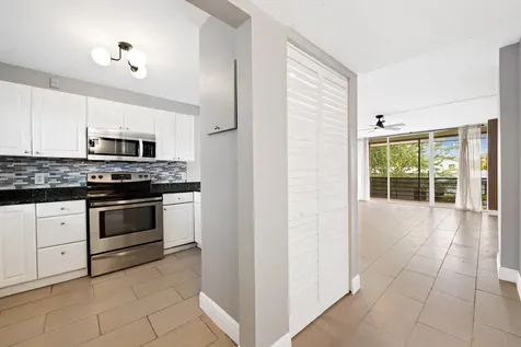 113 Royal Park Drive Oakland Park FL 33309