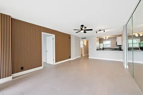 113 Royal Park Drive Oakland Park FL 33309