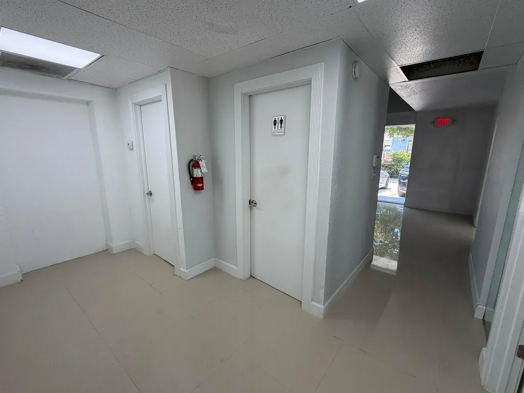 500 Commerce Way Way W Jupiter FL 33458