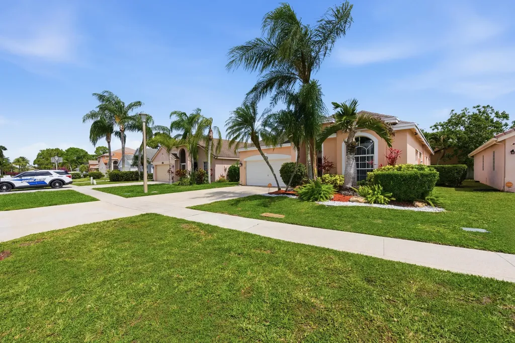 113 E Saratoga Boulevard Boulevard E Royal Palm Beach FL 33411