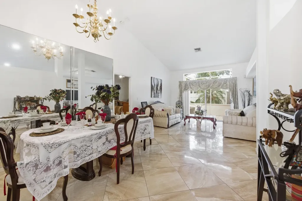 113 E Saratoga Boulevard Boulevard E Royal Palm Beach FL 33411