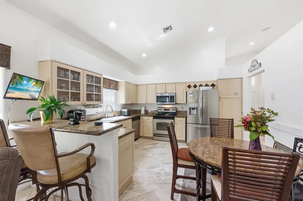 113 E Saratoga Boulevard Boulevard E Royal Palm Beach FL 33411
