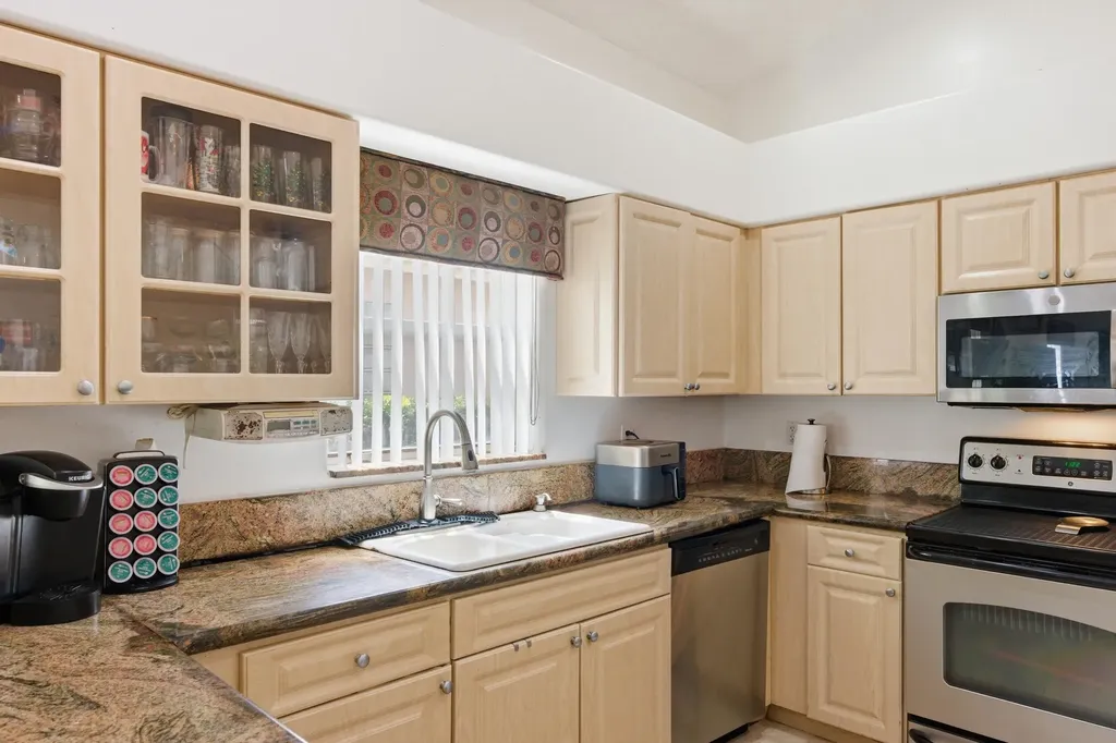113 E Saratoga Boulevard Boulevard E Royal Palm Beach FL 33411