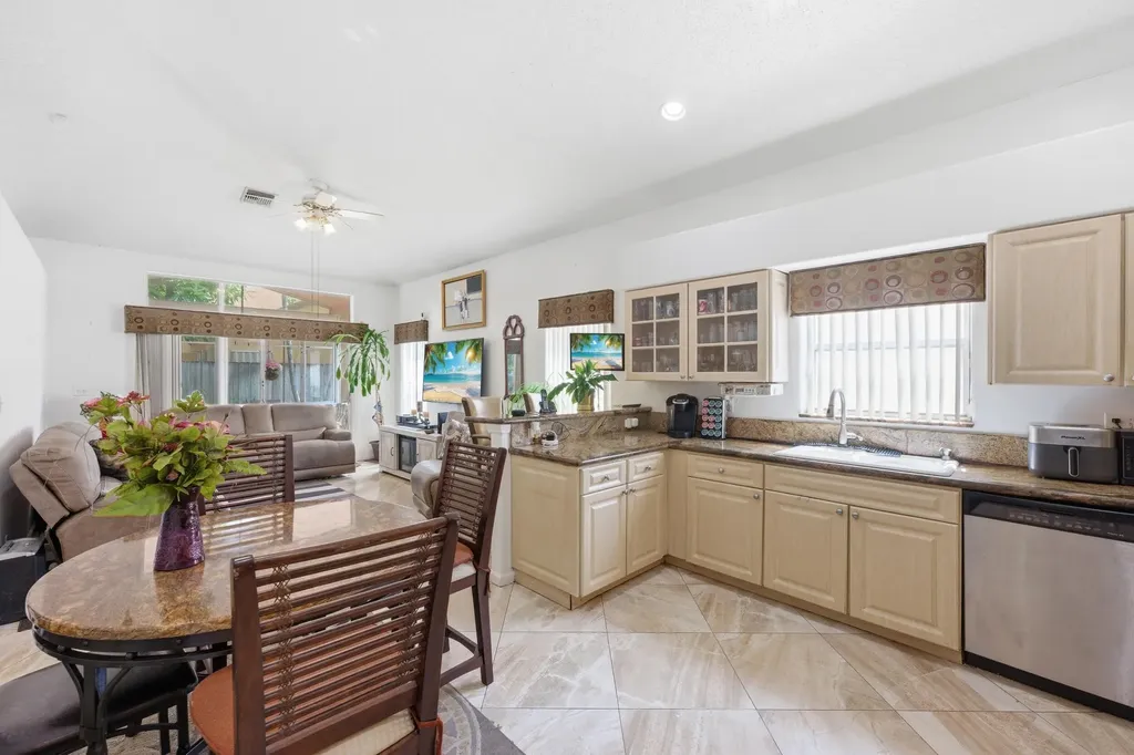 113 E Saratoga Boulevard Boulevard E Royal Palm Beach FL 33411
