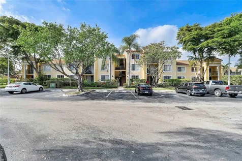 120 Yacht Club Way Hypoluxo FL 33462