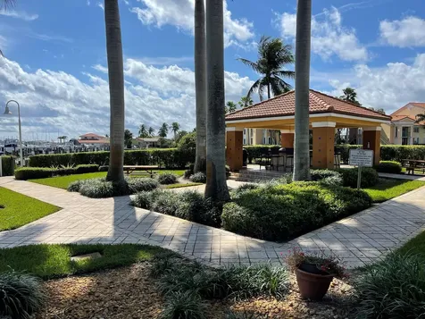 120 Yacht Club Way Hypoluxo FL 33462