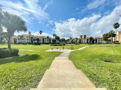 120 Yacht Club Way Hypoluxo FL 33462