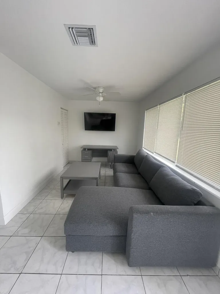 1135 NE 15th Avenue Fort Lauderdale FL 33304