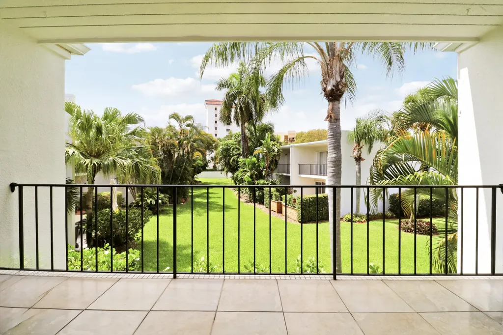 384 Golfview Road North Palm Beach FL 33408