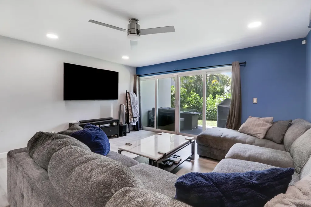 384 Golfview Road North Palm Beach FL 33408