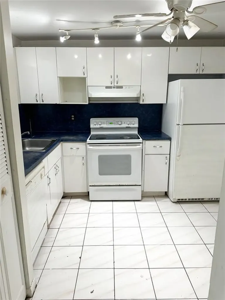 1830 Dixianna Street Hollywood FL 33020