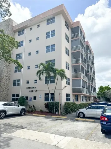 1830 Dixianna Street Hollywood FL 33020