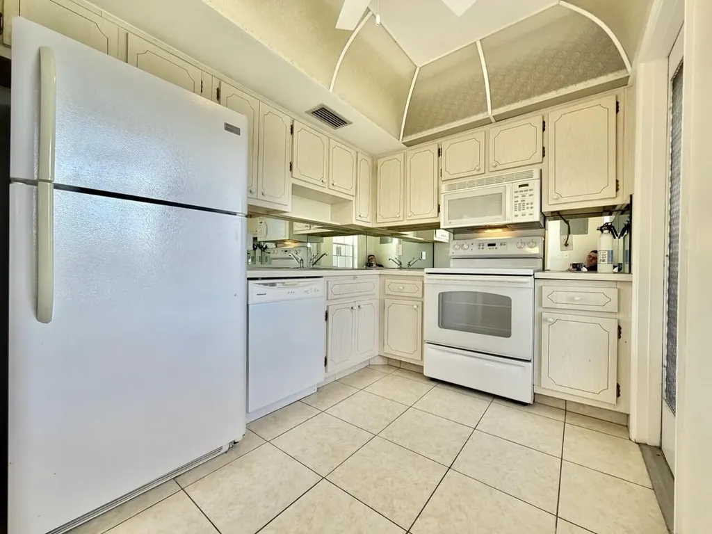 2800 N Palm Aire Drive Pompano Beach FL 33069