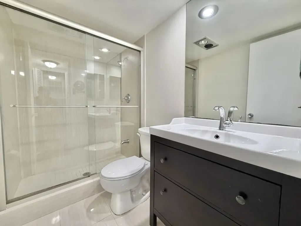 2800 N Palm Aire Drive Pompano Beach FL 33069