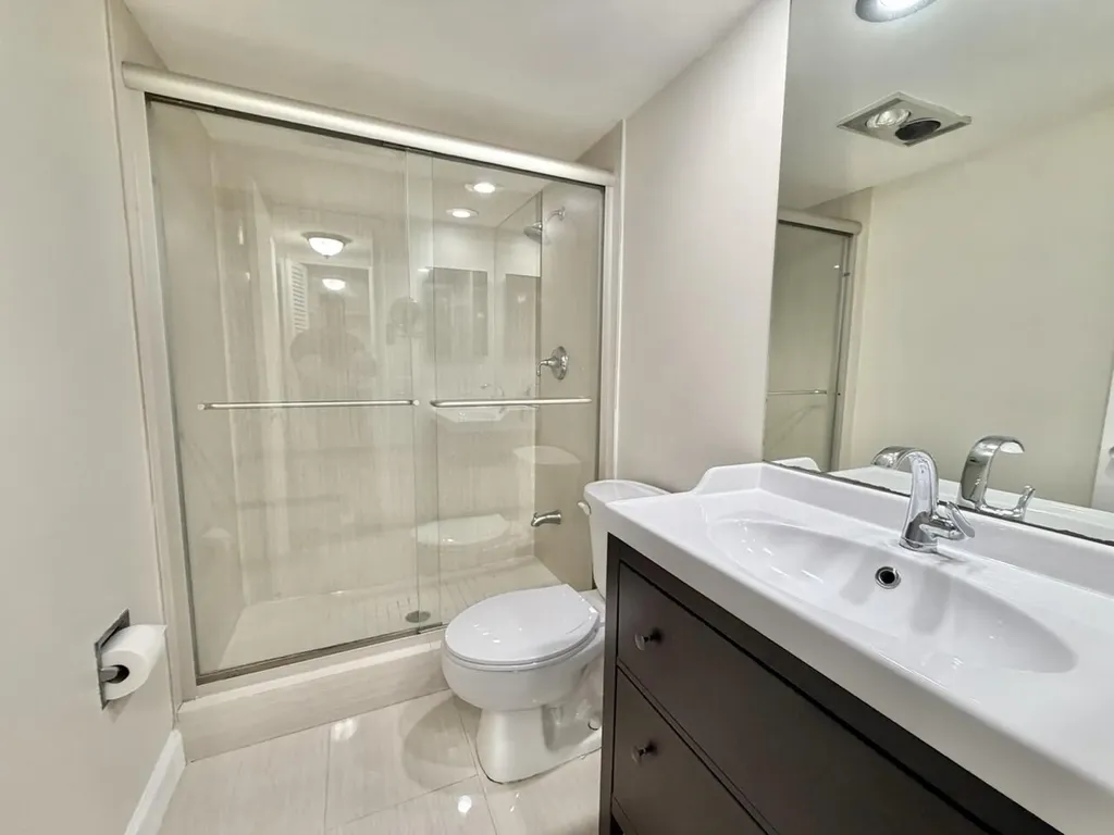 2800 N Palm Aire Drive Pompano Beach FL 33069