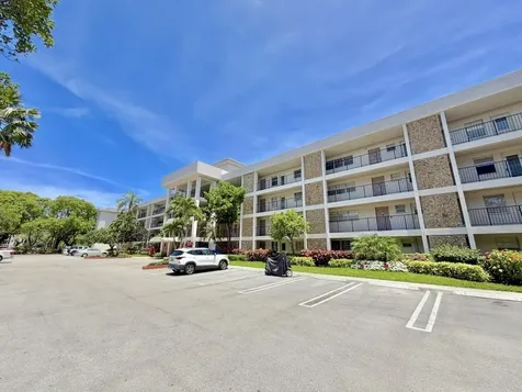 2800 N Palm Aire Drive Pompano Beach FL 33069