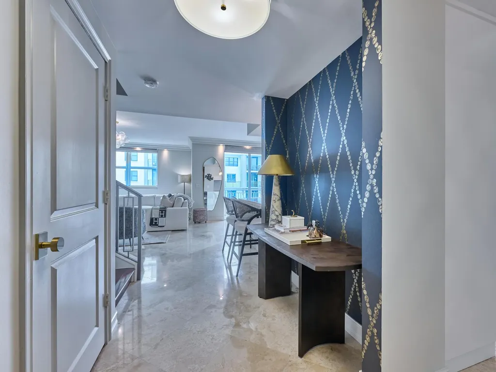 99 SE Mizner Boulevard Boca Raton FL 33432
