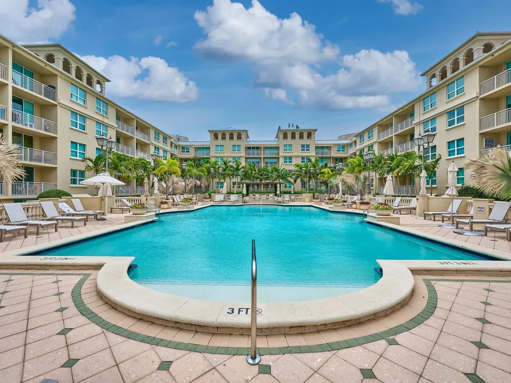 99 SE Mizner Boulevard Boca Raton FL 33432