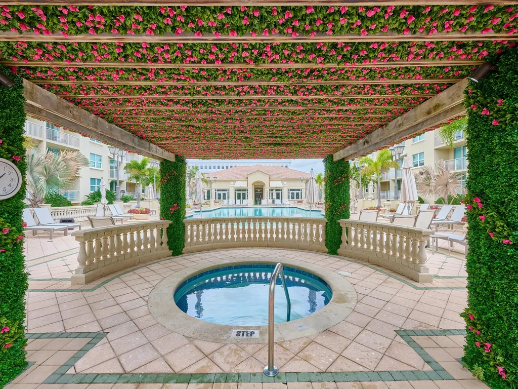 99 SE Mizner Boulevard Boca Raton FL 33432