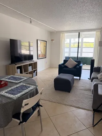 2800 Somerset Drive Lauderdale Lakes FL 33311