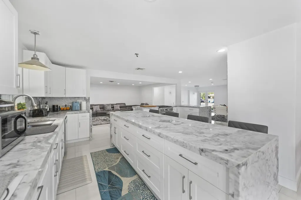 3531 NE 30th Avenue Lighthouse Point FL 33064