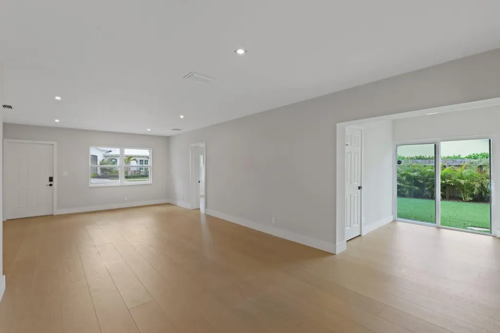 275 NE 16th Street Delray Beach FL 33444