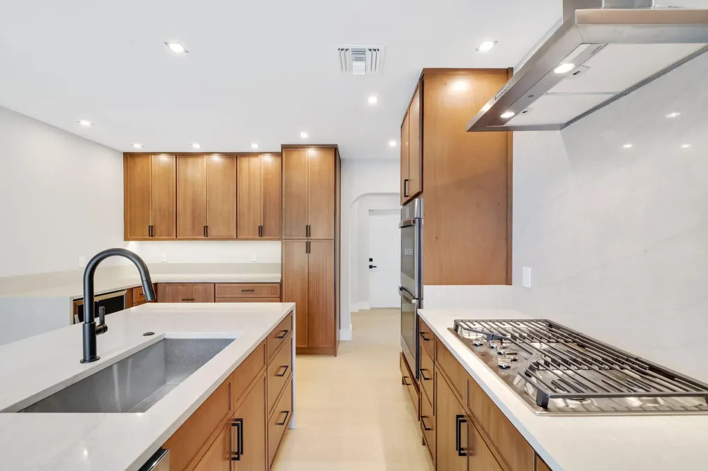 275 NE 16th Street Delray Beach FL 33444