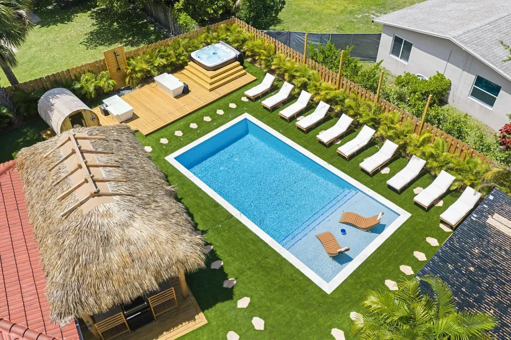 275 NE 16th Street Delray Beach FL 33444
