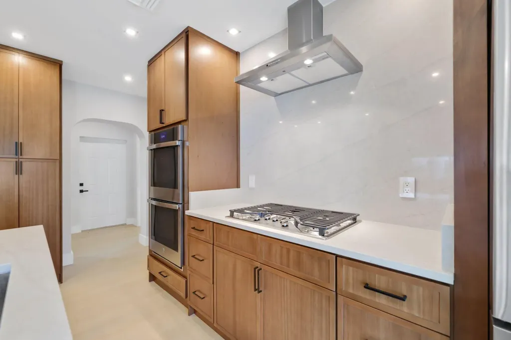 275 NE 16th Street Delray Beach FL 33444