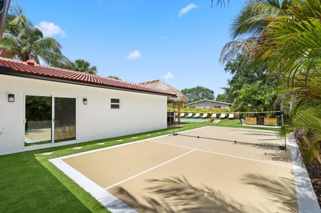 275 NE 16th Street Delray Beach FL 33444