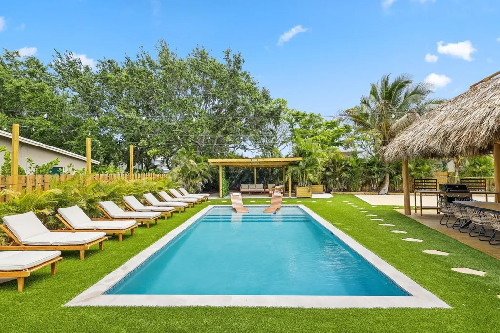 275 NE 16th Street Delray Beach FL 33444